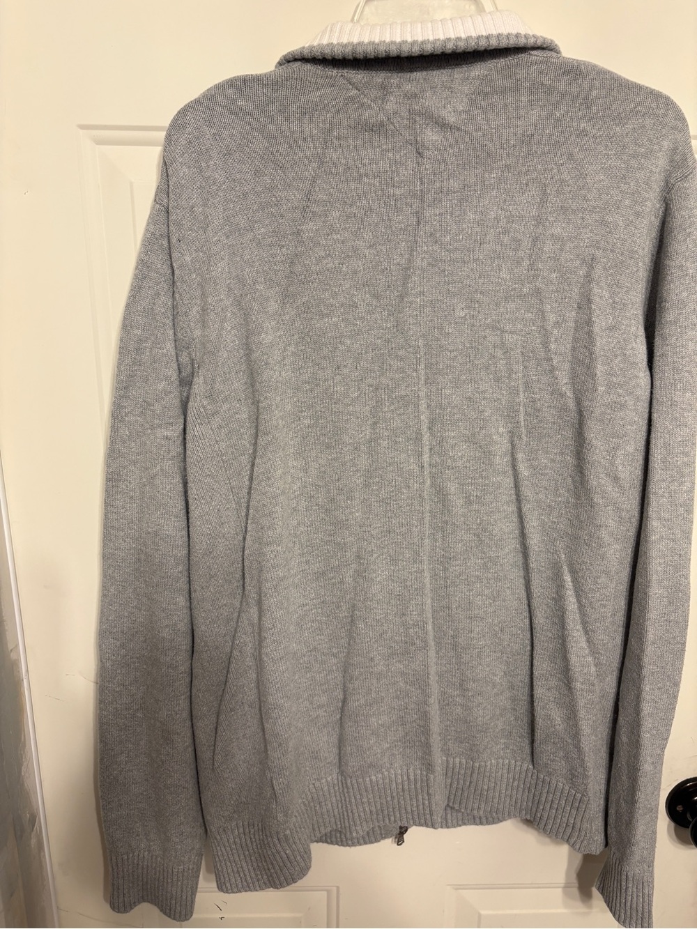 Tommy Hilfiger Men’s Light Gray Full-Zip Sweater with Cream Ribbed Collar - Picture 6 of 8